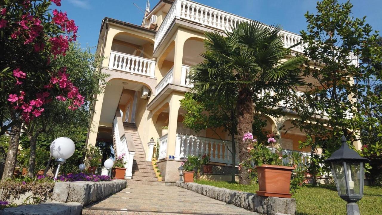 Apartments Serbecic Malinska Bagian luar foto