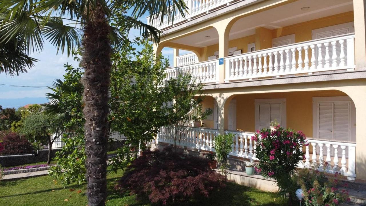 Apartments Serbecic Malinska Bagian luar foto