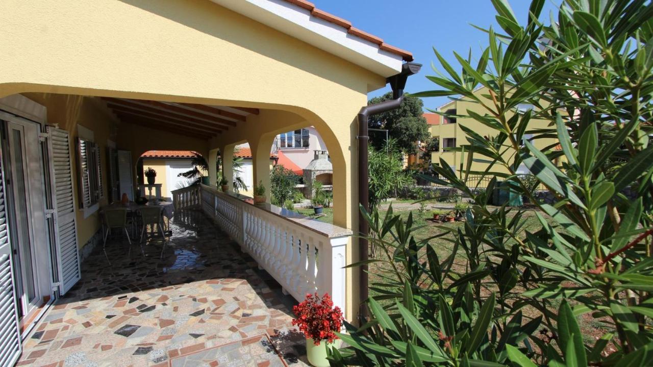 Apartments Serbecic Malinska Bagian luar foto