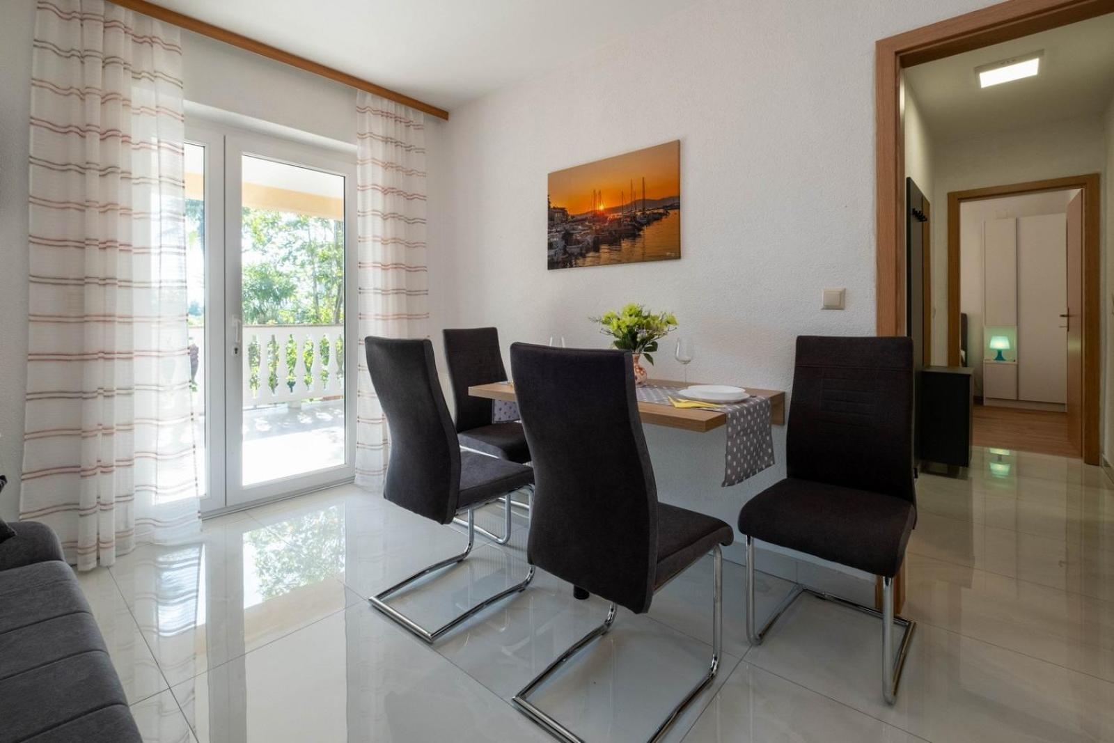 Apartments Serbecic Malinska Bagian luar foto