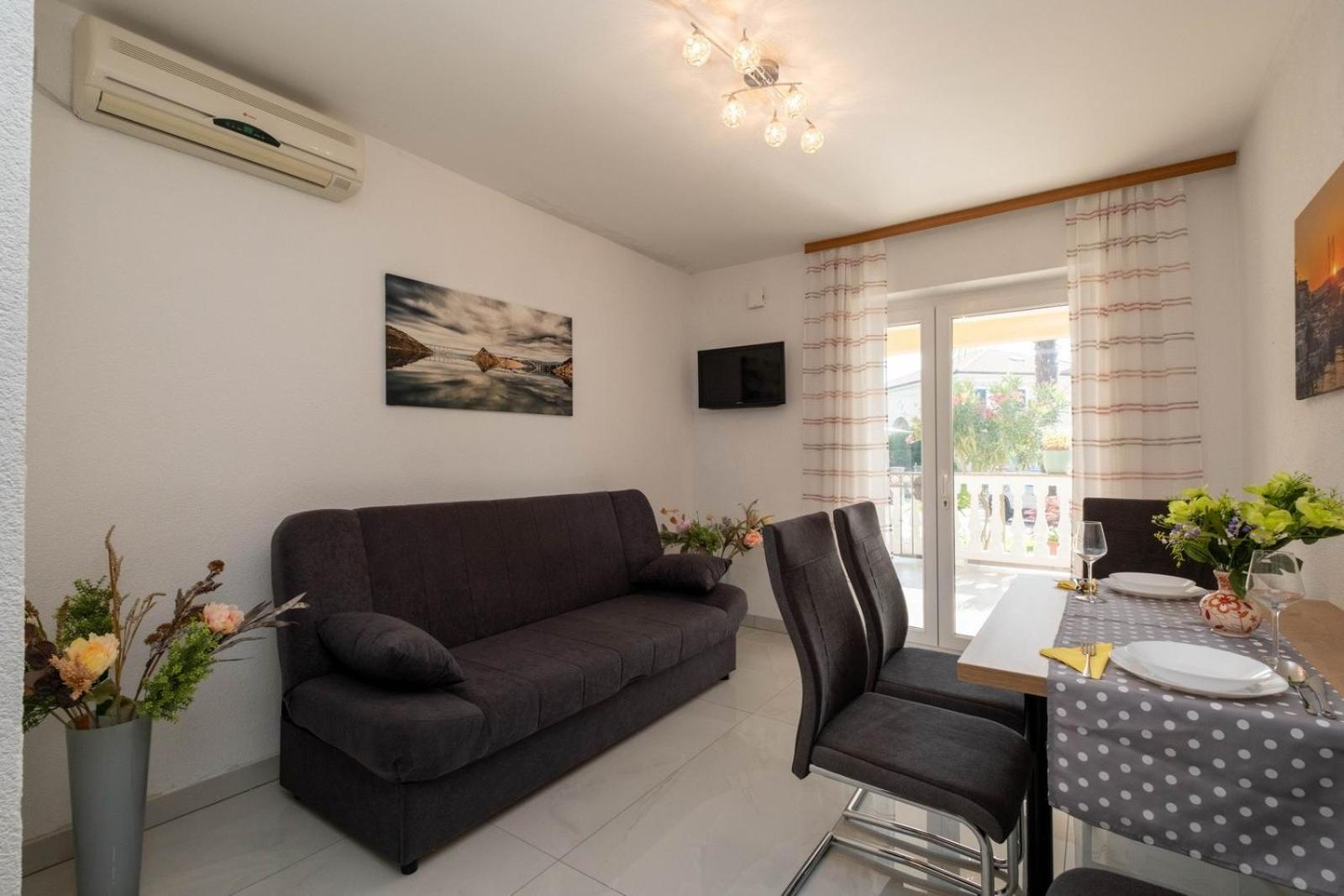 Apartments Serbecic Malinska Bagian luar foto