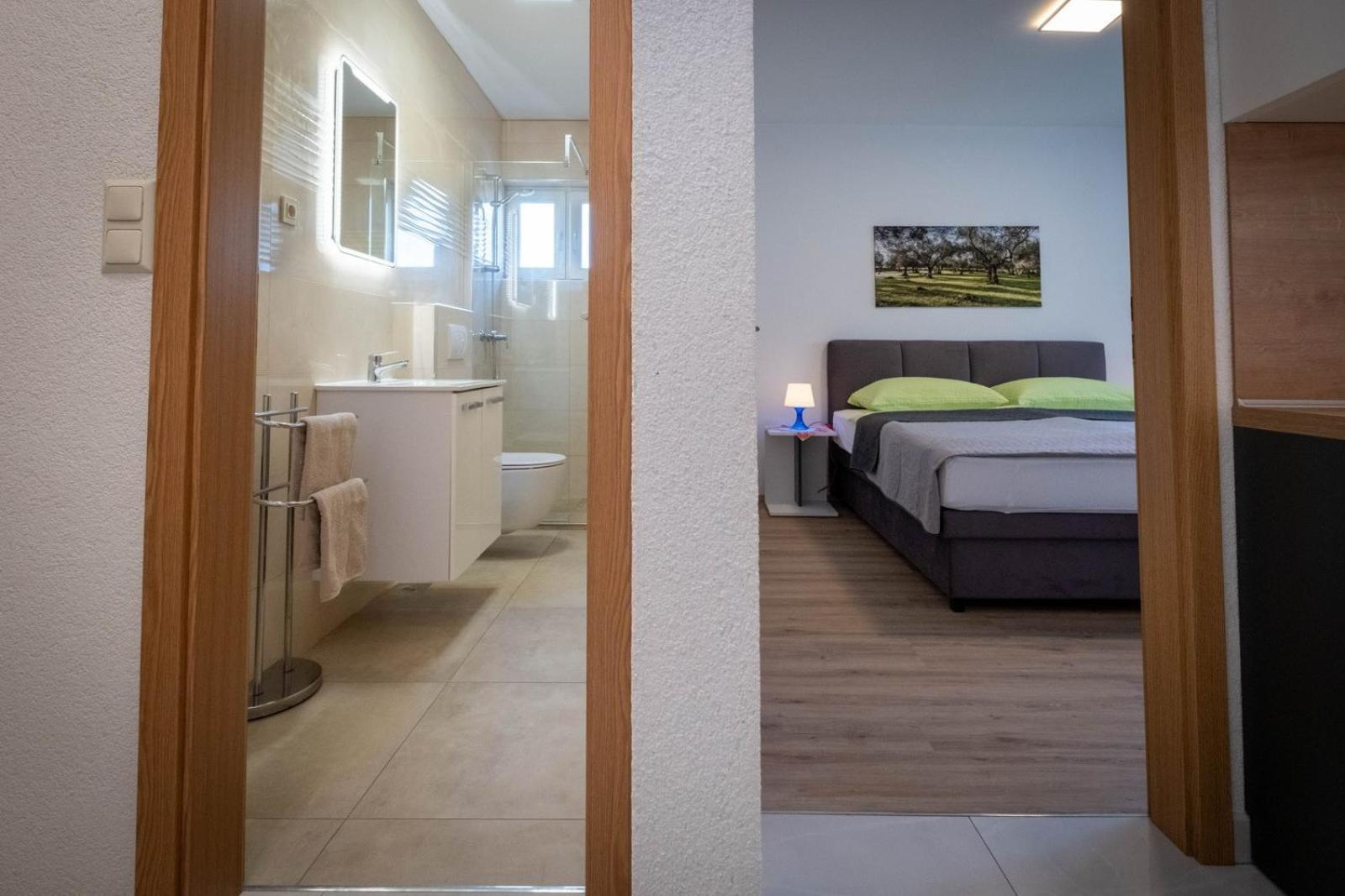 Apartments Serbecic Malinska Bagian luar foto