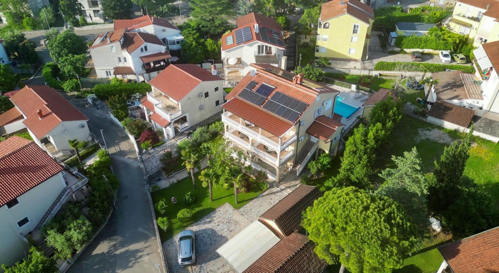 Apartments Serbecic Malinska Bagian luar foto