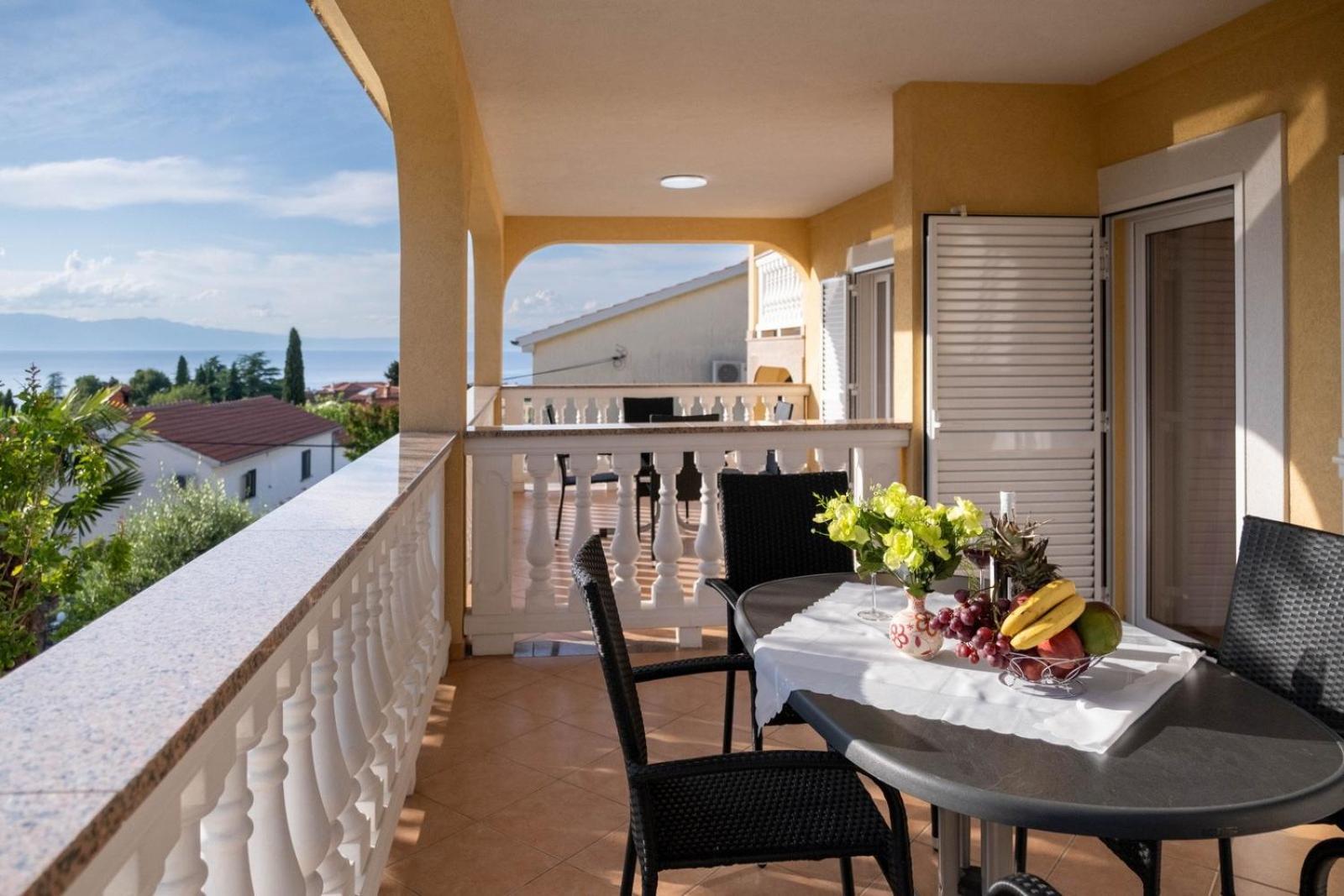 Apartments Serbecic Malinska Bagian luar foto