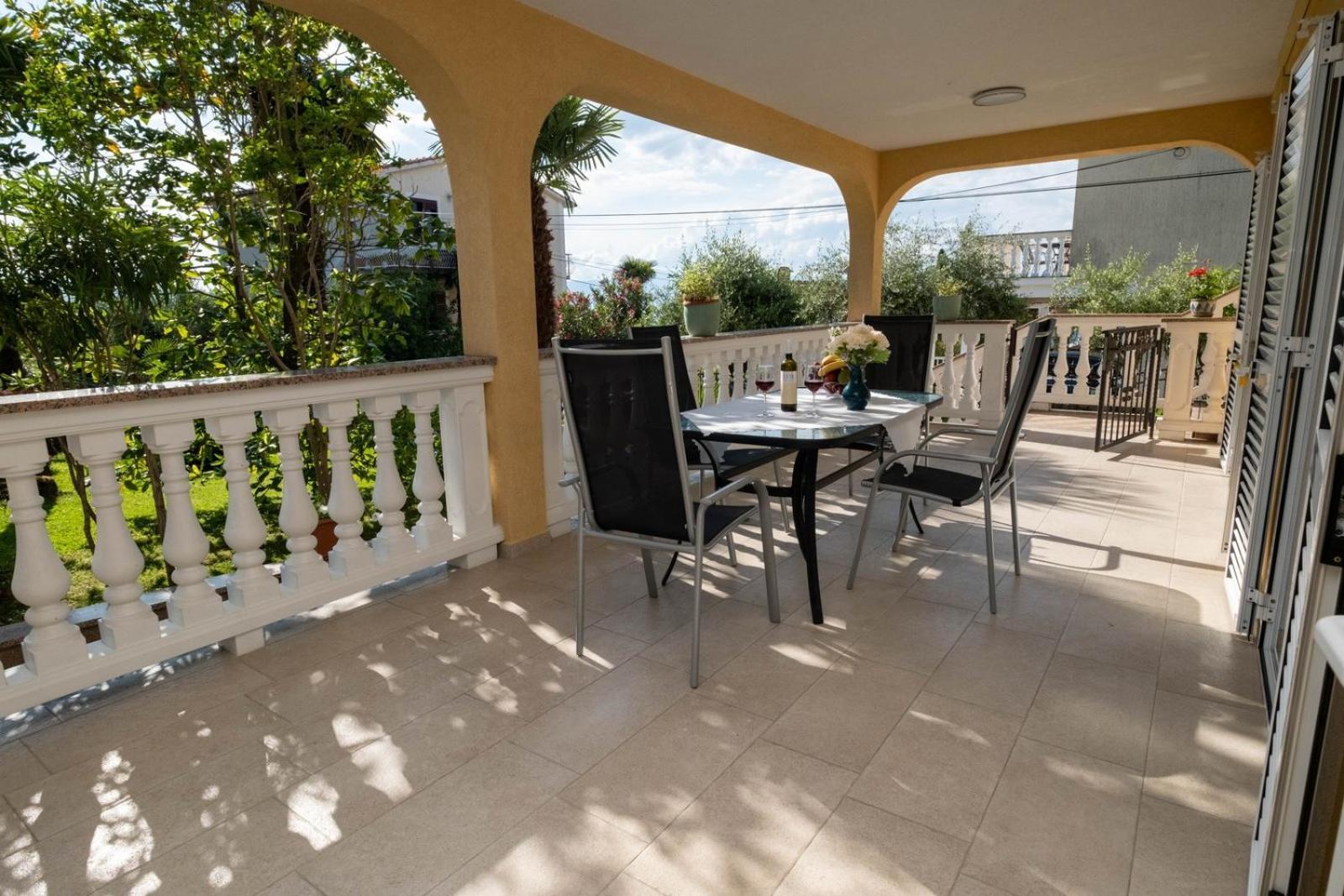 Apartments Serbecic Malinska Bagian luar foto