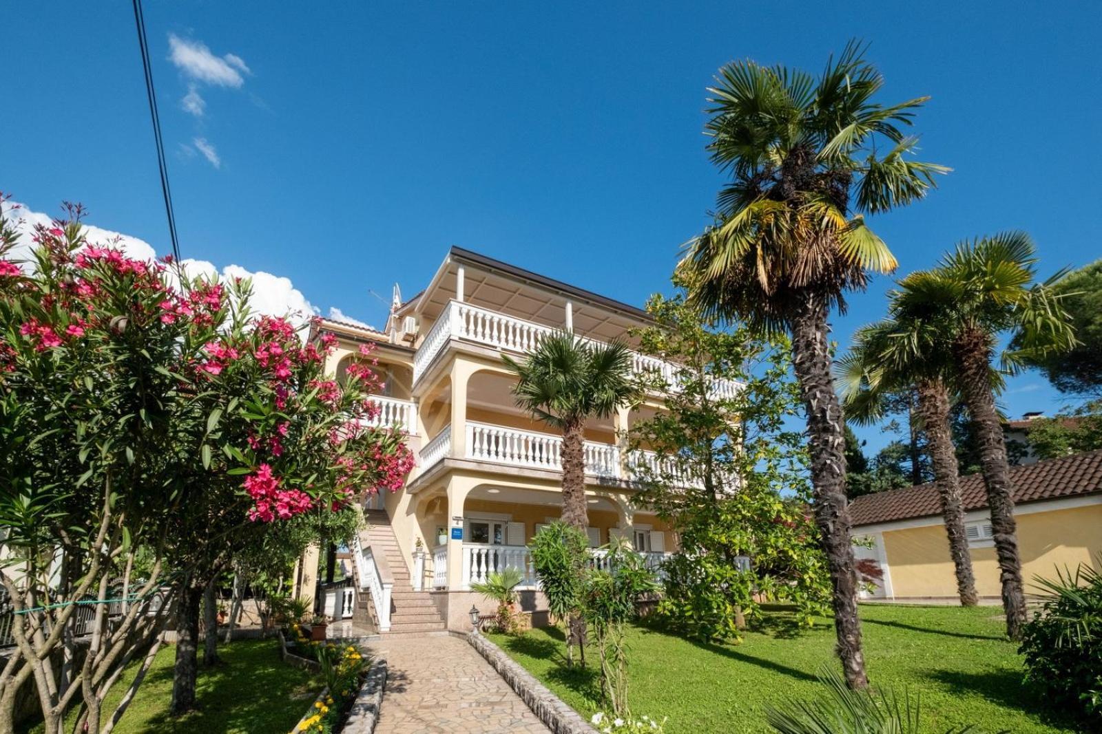 Apartments Serbecic Malinska Bagian luar foto